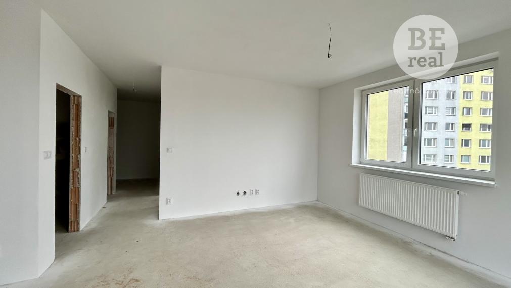 PREDANÝ Priestranný dvojizbový byt s veľkou loggiou v novostavbe Byty Rozálka