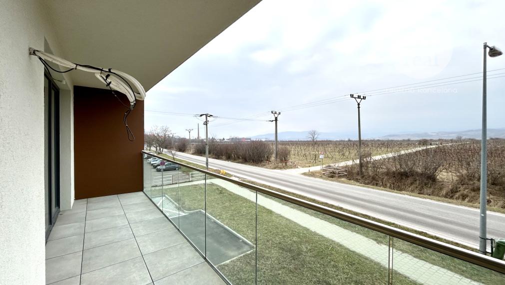 PREDANÝ Priestranný dvojizbový byt s veľkou loggiou v novostavbe Byty Rozálka