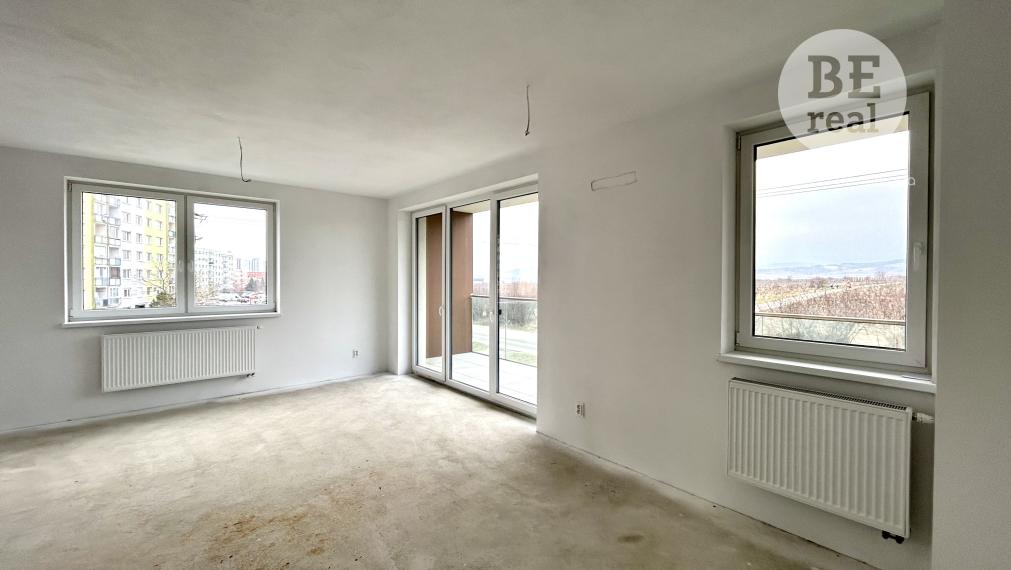 PREDANÝ Priestranný dvojizbový byt s veľkou loggiou v novostavbe Byty Rozálka