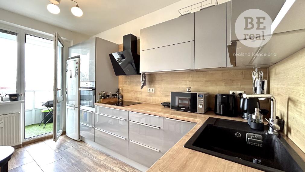 PRENAJATÝ Zariadený 3 izbový byt so samostatnými izbami a kuchyňou