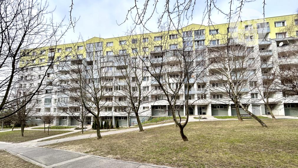 PRENAJATÝ Zariadený 3 izbový byt so samostatnými izbami a kuchyňou