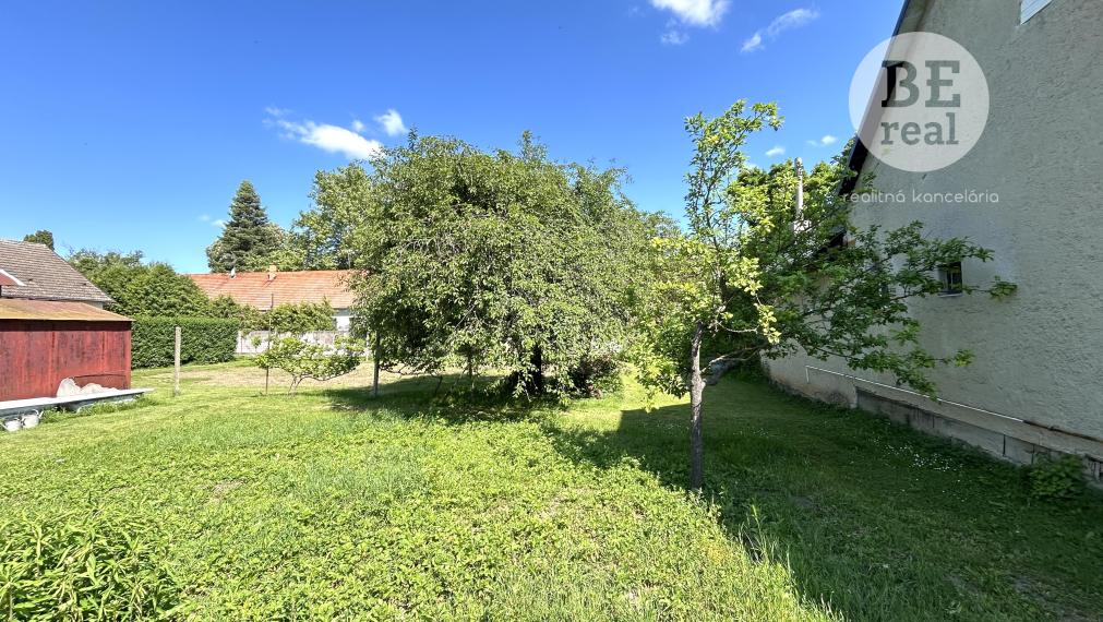 PREDANÝ pozemok v obci Hronovce