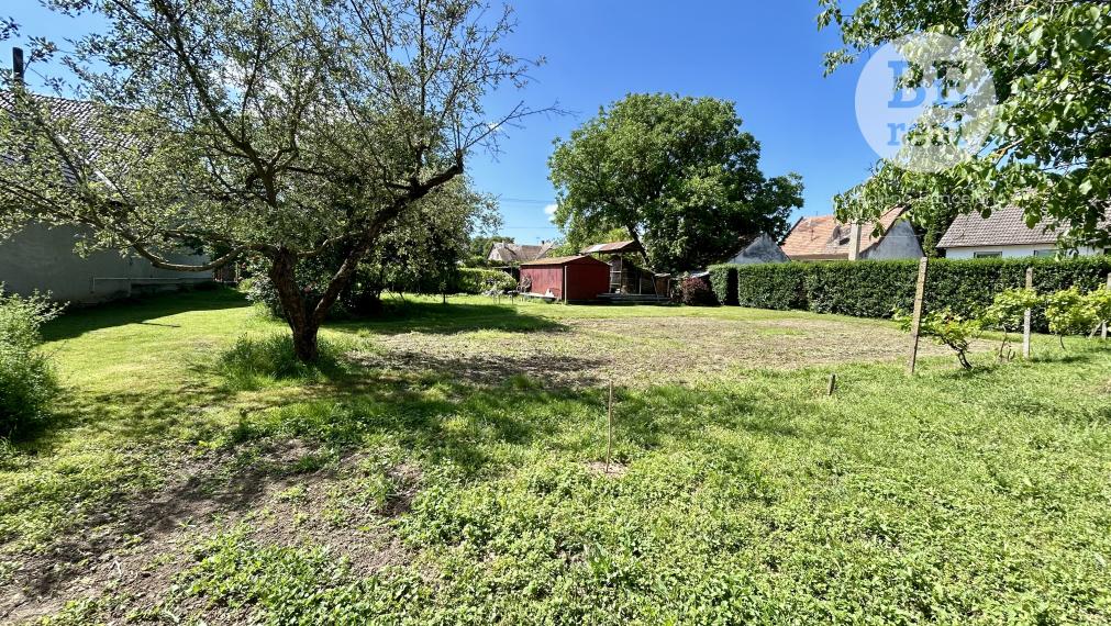 PREDANÝ pozemok v obci Hronovce