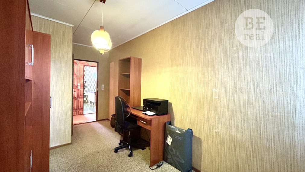 Na predaj trojpodlažný rodinný dom v obci Hronovce okr. Levice