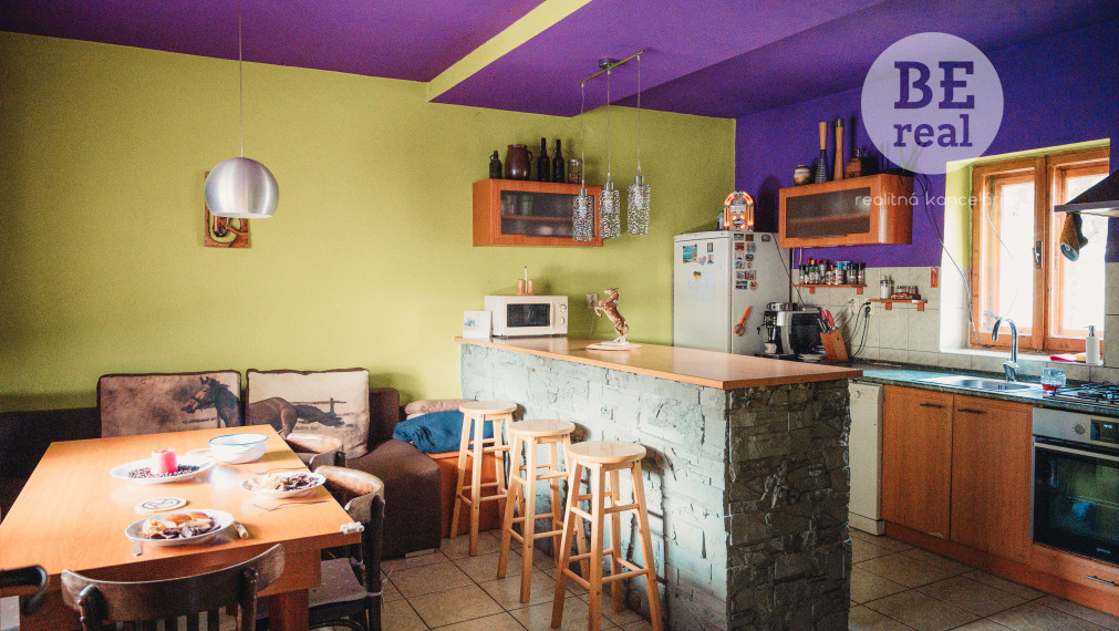 PREDANÝ Ranč na predaj v malebnom prostredí Podkriváň