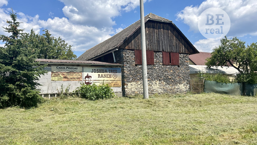 PREDANÝ Ranč na predaj v malebnom prostredí Podkriváň