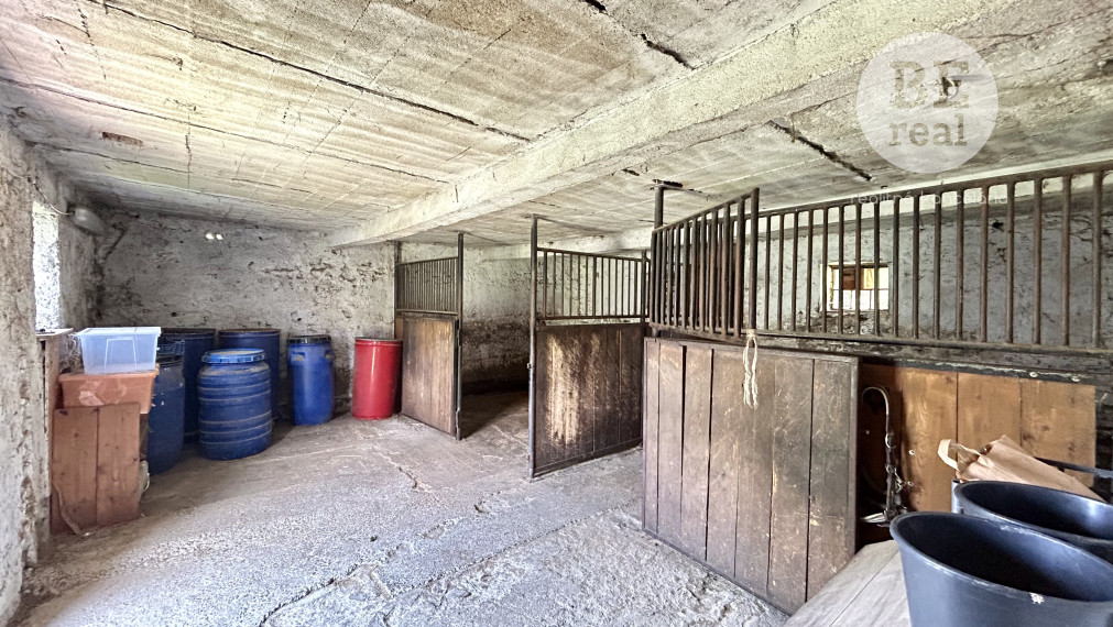 PREDANÝ Ranč na predaj v malebnom prostredí Podkriváň