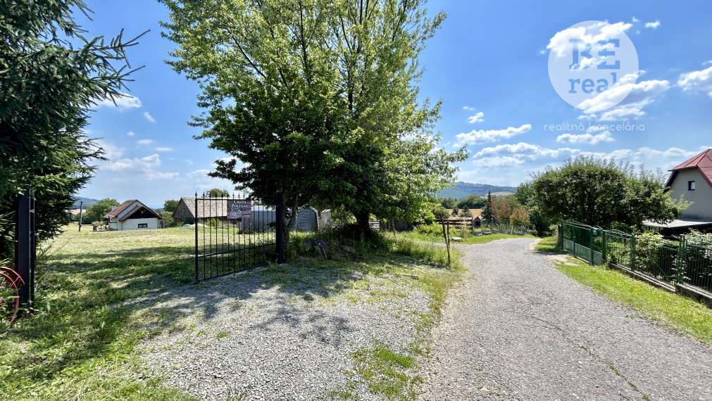 PREDANÝ Ranč na predaj v malebnom prostredí Podkriváň