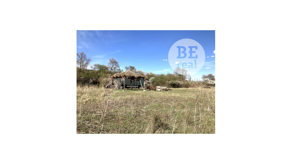 Slnečná terasa, z ktorej máte Pezinok ako na dlani