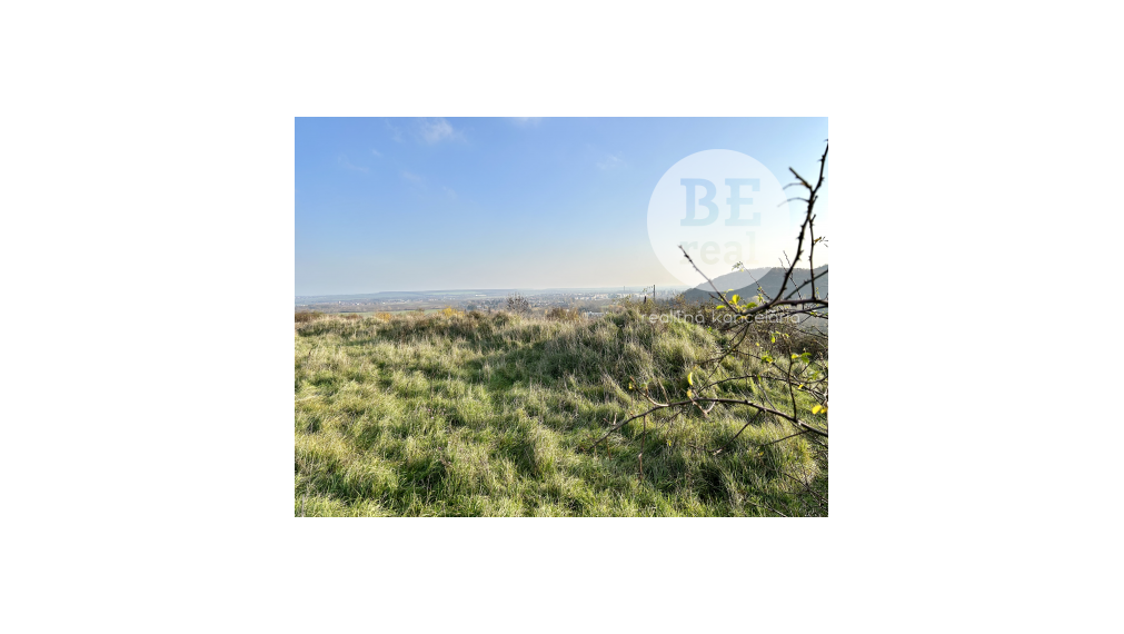 Slnečná terasa, z ktorej máte Pezinok ako na dlani