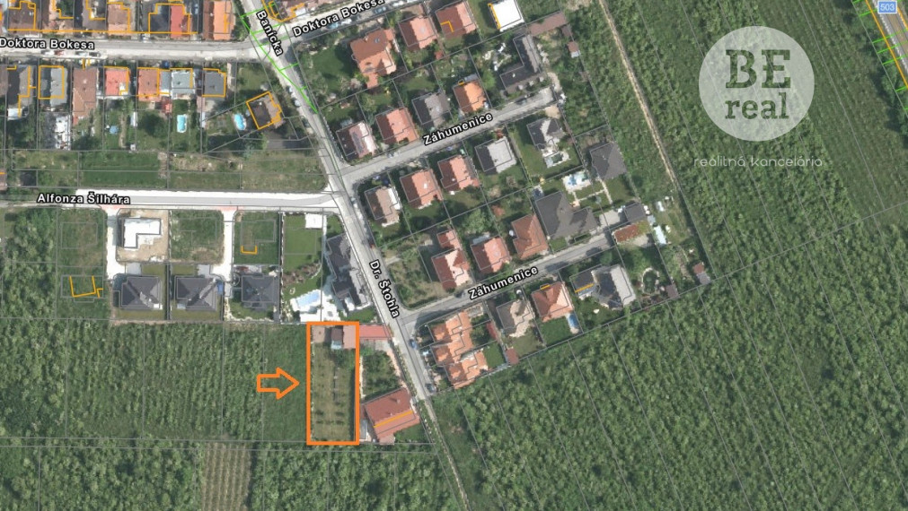 PREDANÝ rovinatý pozemok na stavebné využitie v Pezinku