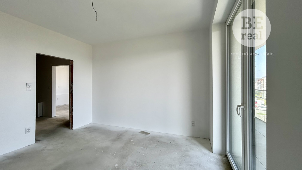 PREDANÝ 2 izbový byt s loggiou v skolaudovanom bytovom dome - Byty Rozálka