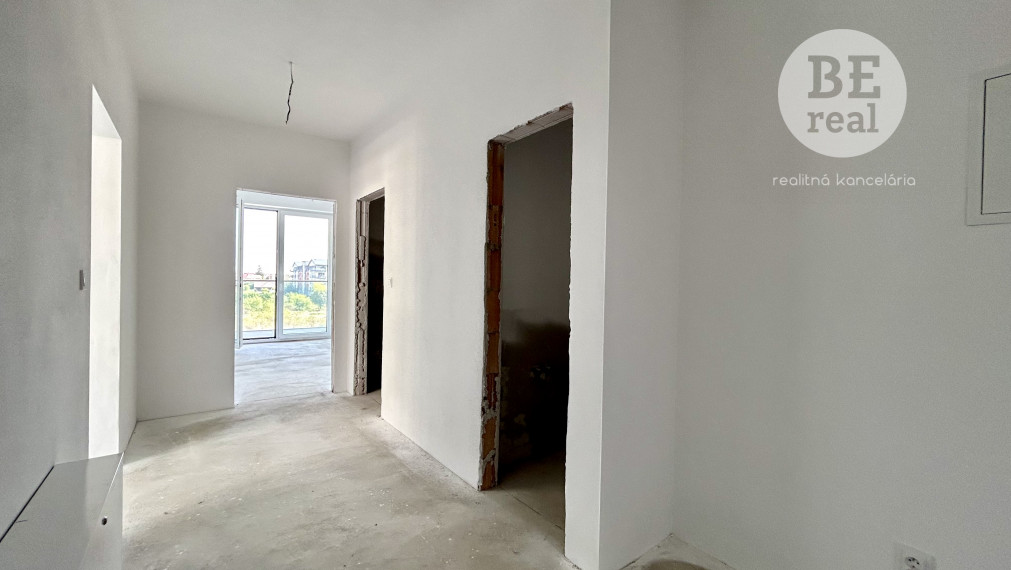 PREDANÝ 2 izbový byt s loggiou v skolaudovanom bytovom dome - Byty Rozálka