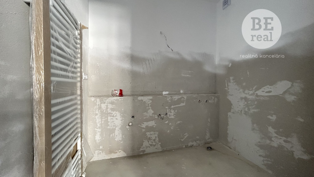 PREDANÝ 2 izbový byt s loggiou v skolaudovanom bytovom dome - Byty Rozálka