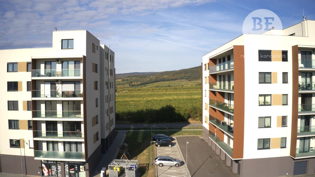 PREDANÝ 3 izbový byt s krásnym výhľadom - Byty Rozálka