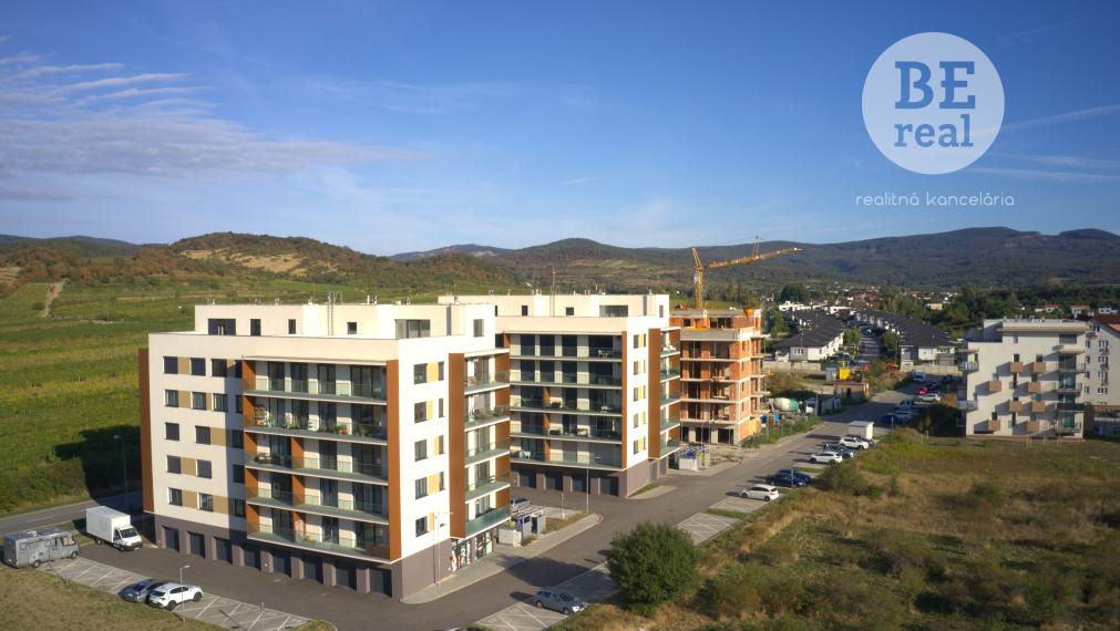 PREDANÝ 3 izbový byt s krásnym výhľadom - Byty Rozálka