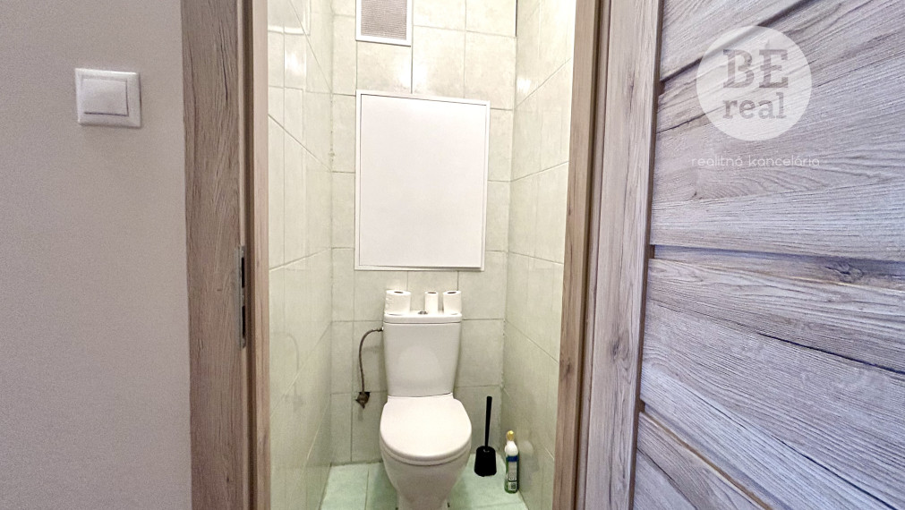 PRENAJATÝ - Na prenájom 3 izbový byt s loggiou na Tematínskej ulici