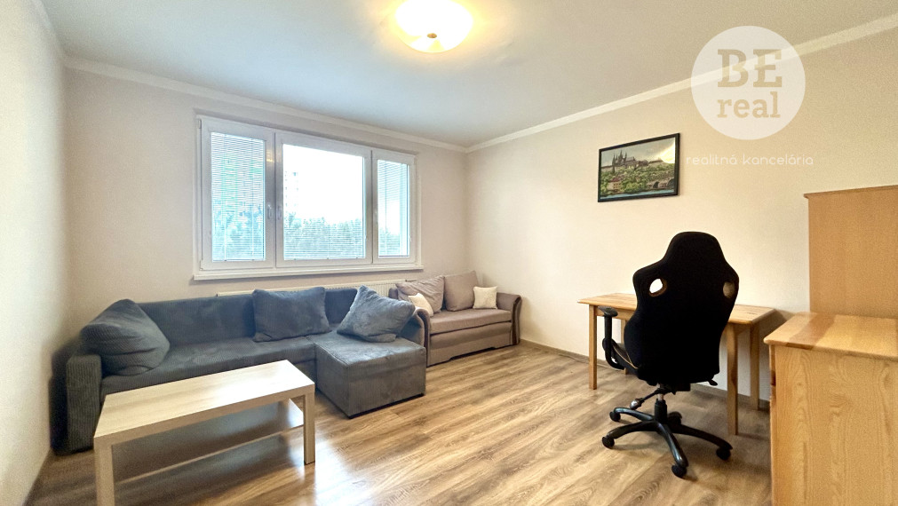 PRENAJATÝ - Na prenájom 3 izbový byt s loggiou na Tematínskej ulici