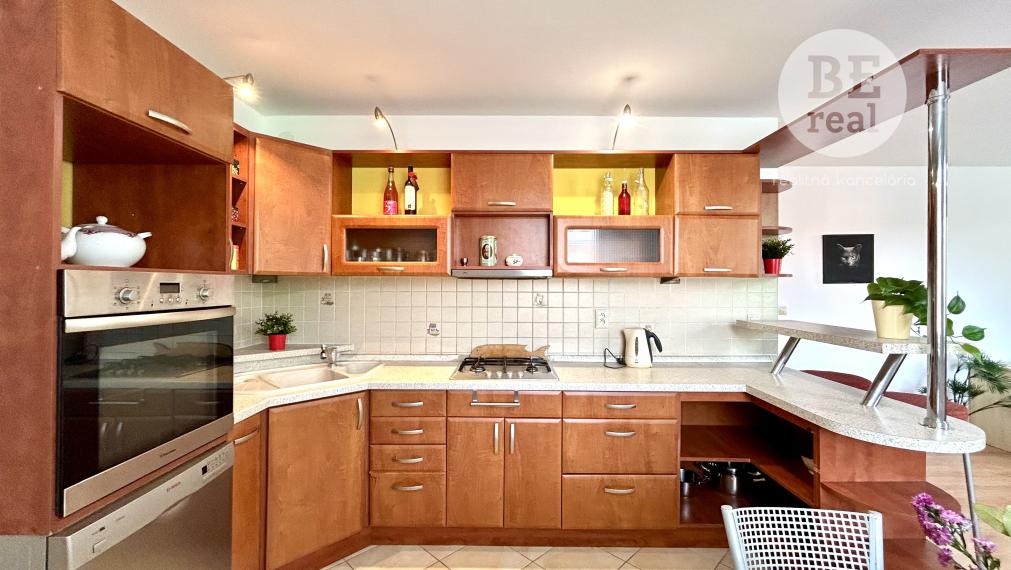 PREDANÉ 3 izbový byt s balkónom na sídlisku Muškát