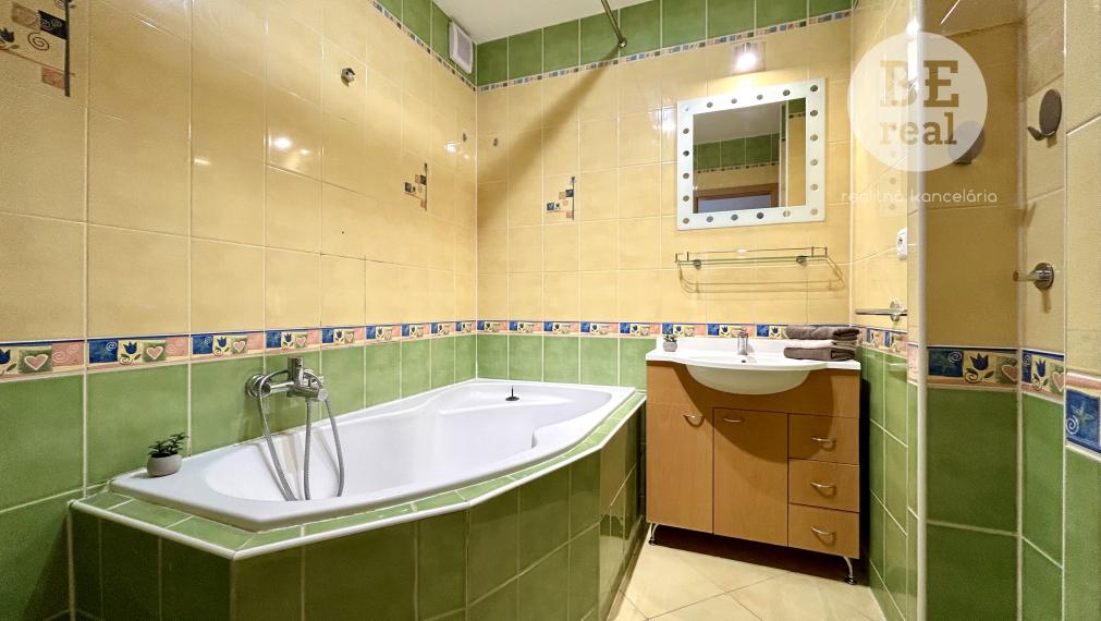 PREDANÉ 3 izbový byt s balkónom na sídlisku Muškát