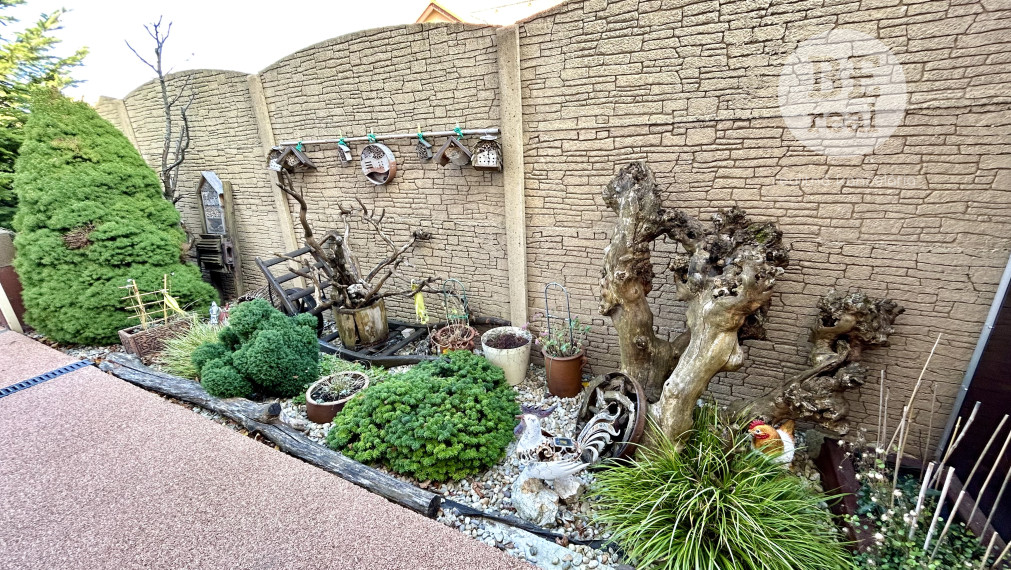 PREDANÝ 5 izbový rodinný dom s úžasným pozemkom v PEZINKU