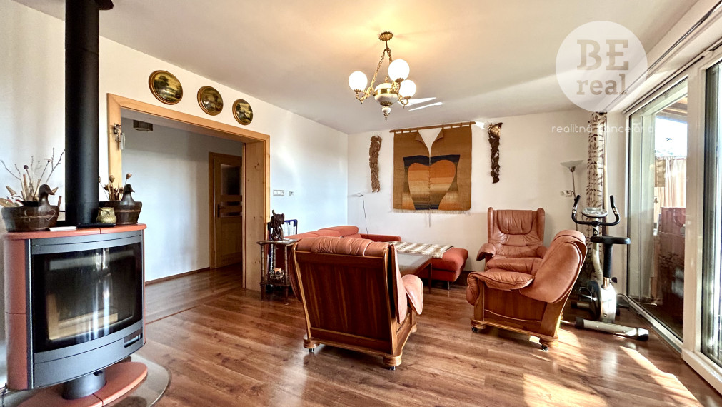 PREDANÝ 5 izbový rodinný dom s úžasným pozemkom v PEZINKU