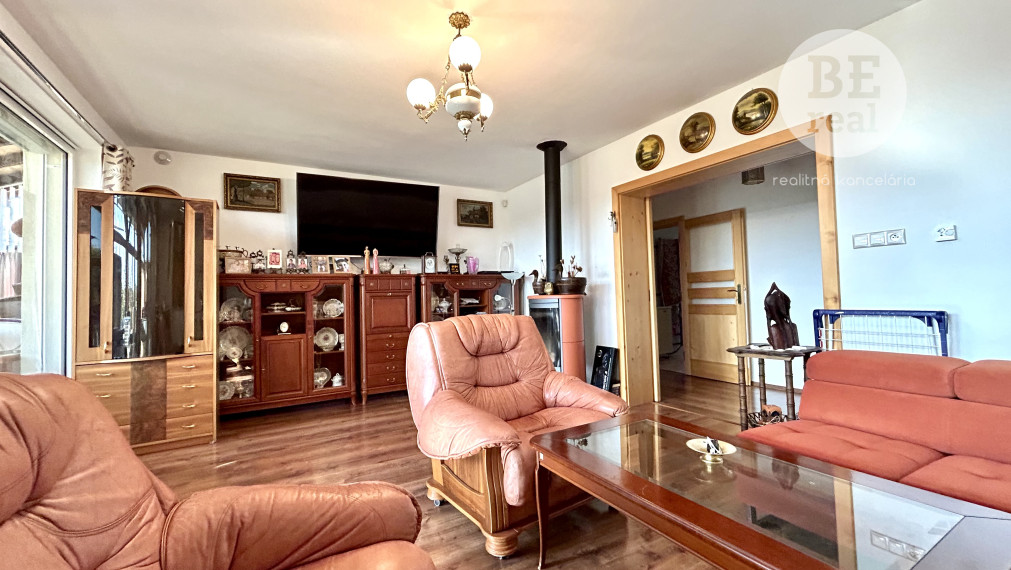 PREDANÝ 5 izbový rodinný dom s úžasným pozemkom v PEZINKU