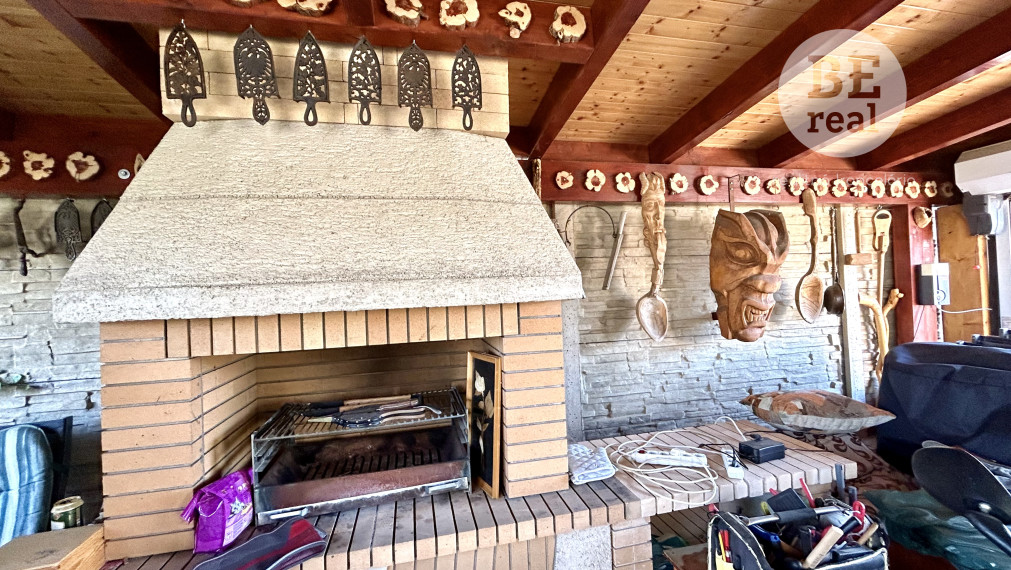 PREDANÝ 5 izbový rodinný dom s úžasným pozemkom v PEZINKU