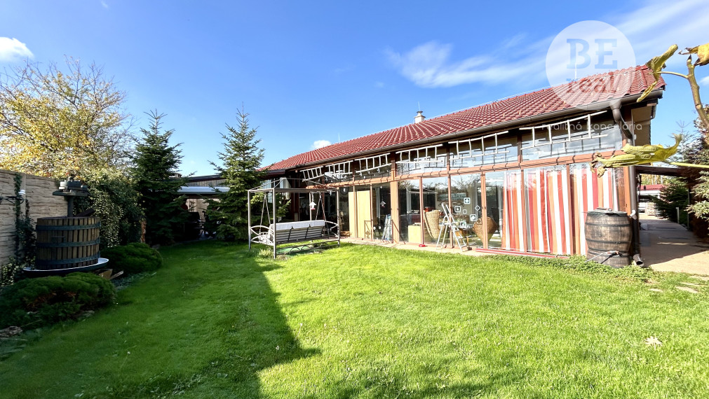 PREDANÝ 5 izbový rodinný dom s úžasným pozemkom v PEZINKU