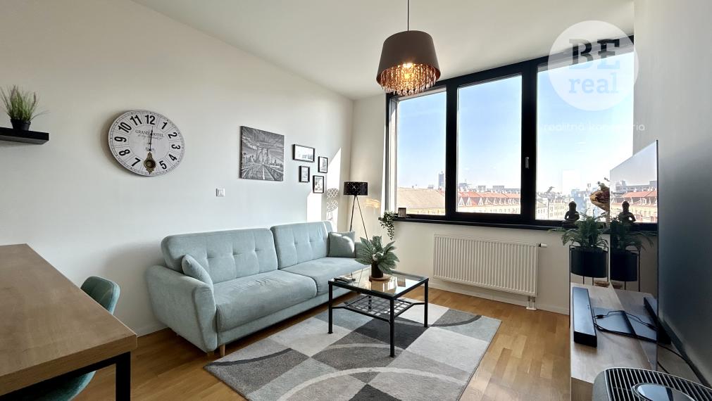 PRENAJATÝ  2i byt s parkovaním v Starom meste