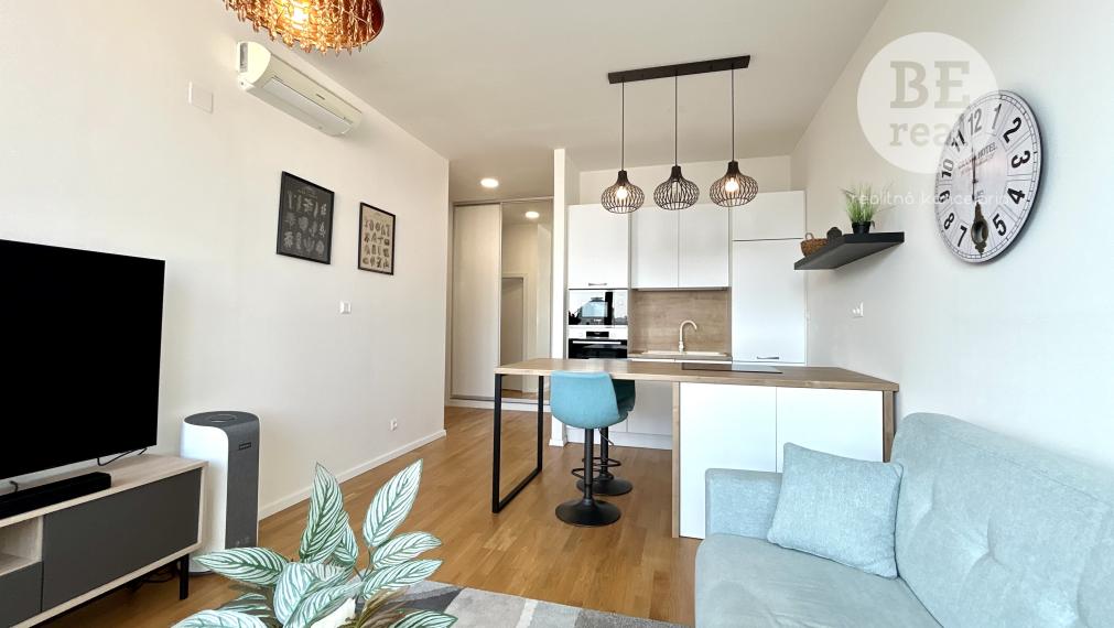 PRENAJATÝ  2i byt s parkovaním v Starom meste