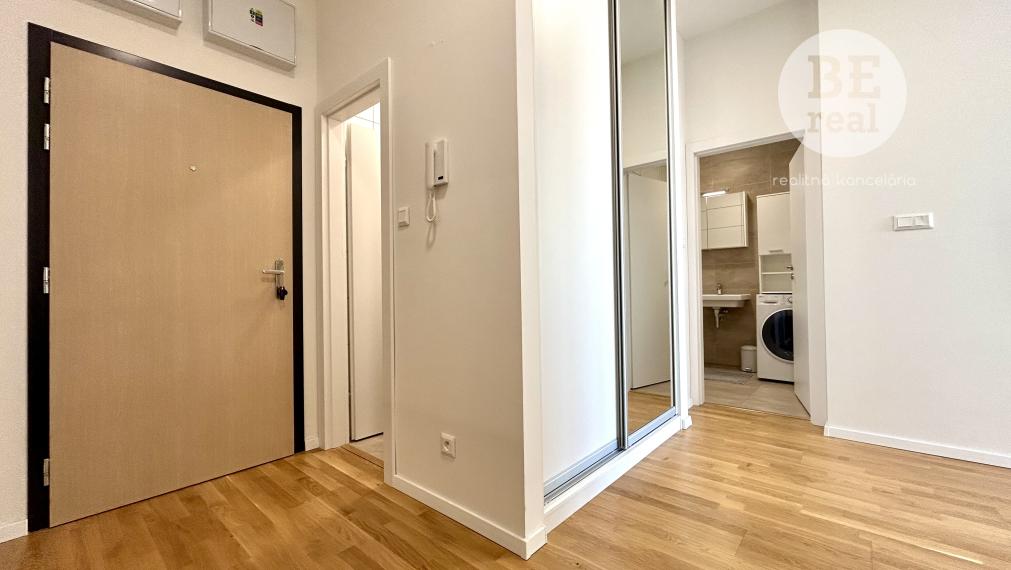 PRENAJATÝ  2i byt s parkovaním v Starom meste