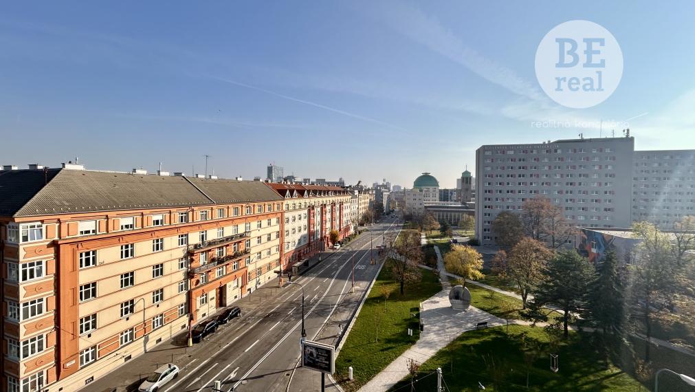 PRENAJATÝ  2i byt s parkovaním v Starom meste