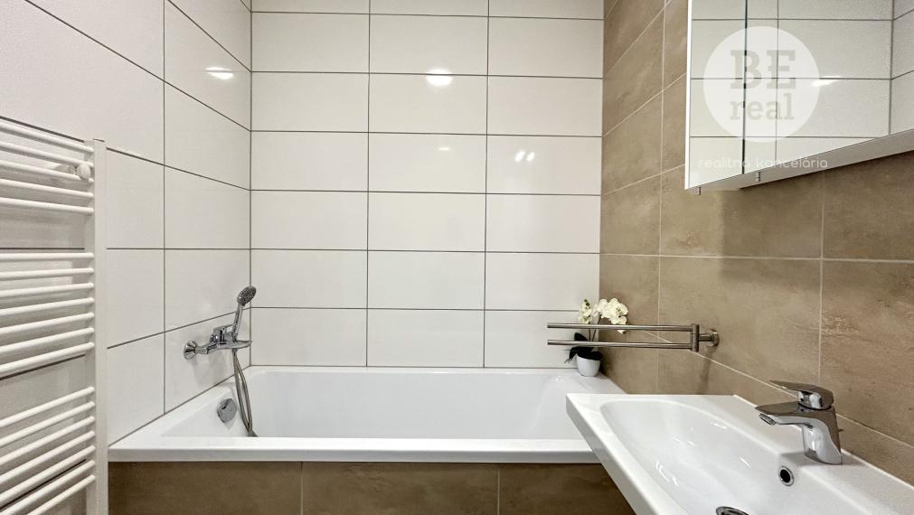 PRENAJATÝ  2i byt s parkovaním v Starom meste