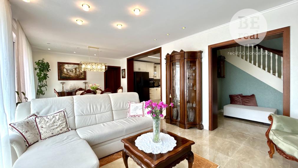 5 izbový rodinný dom s interiérovým bazénom v Pezinku