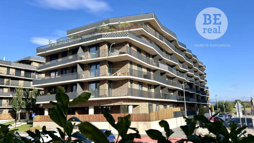 Na predaj 2 izbový byt v novostavbe, SLNEČNICE Fialová ulica