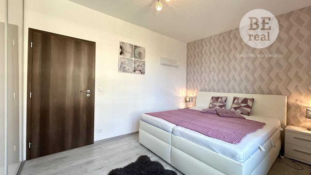 PRENAJATÝ 2 izbový byt s parkovacím miestom - Nový Ružinov