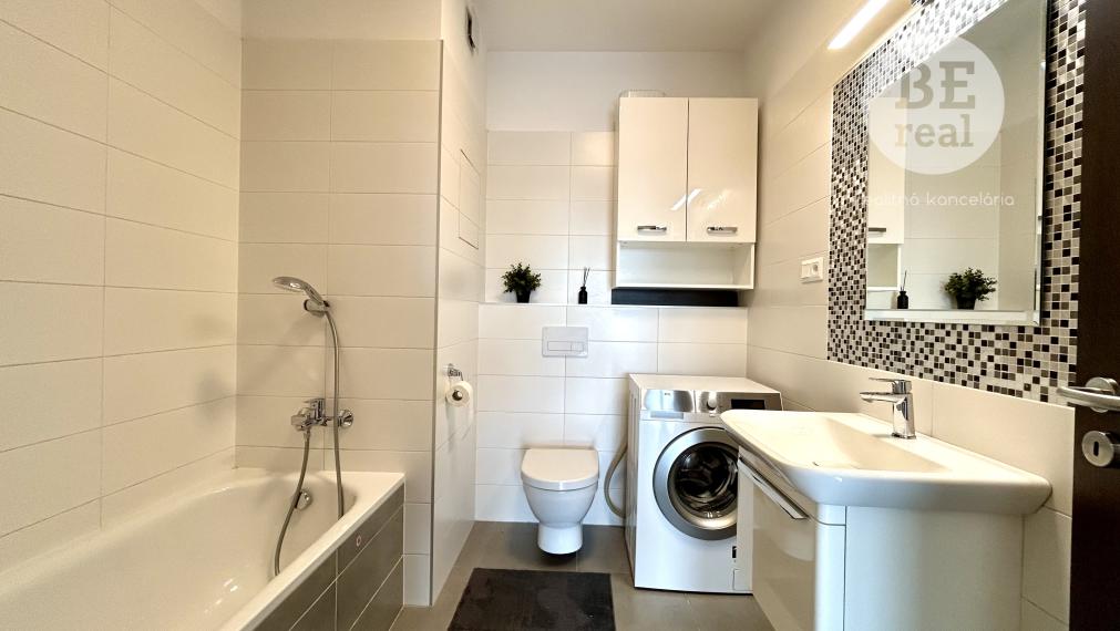 PRENAJATÝ 2 izbový byt s parkovacím miestom - Nový Ružinov