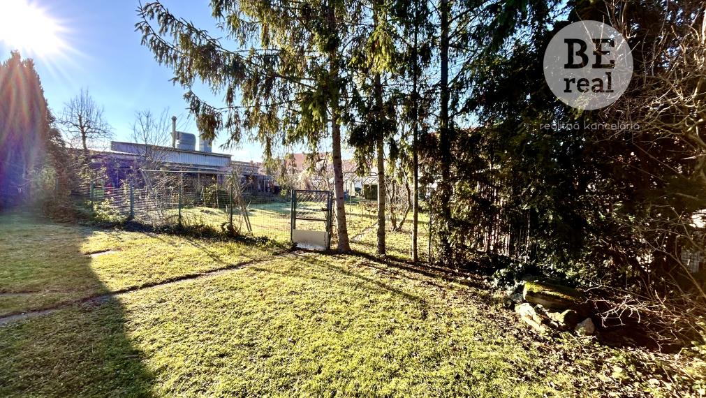 Na predaj dva domy v centre Dunajskej Lužnej