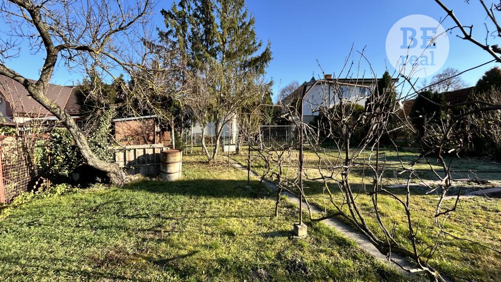 Na predaj dva domy v centre Dunajskej Lužnej