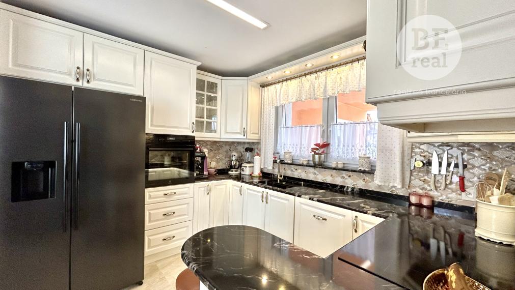 5 izbový rodinný dom s interiérovým bazénom v Pezinku