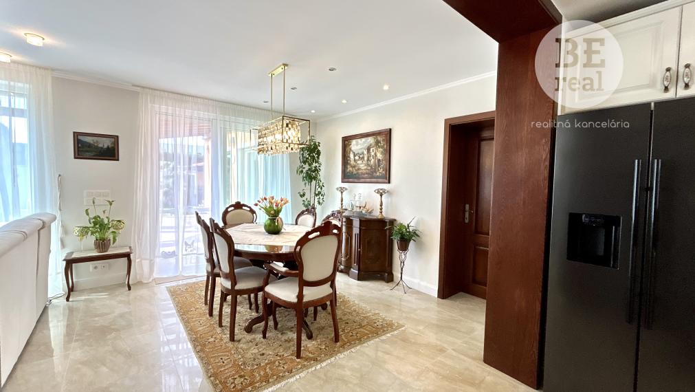 5 izbový rodinný dom s interiérovým bazénom v Pezinku