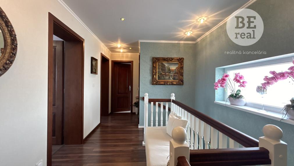 5 izbový rodinný dom s interiérovým bazénom v Pezinku