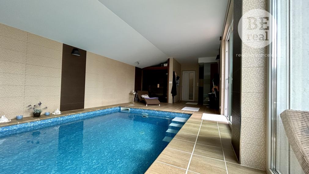 5 izbový rodinný dom s interiérovým bazénom v Pezinku