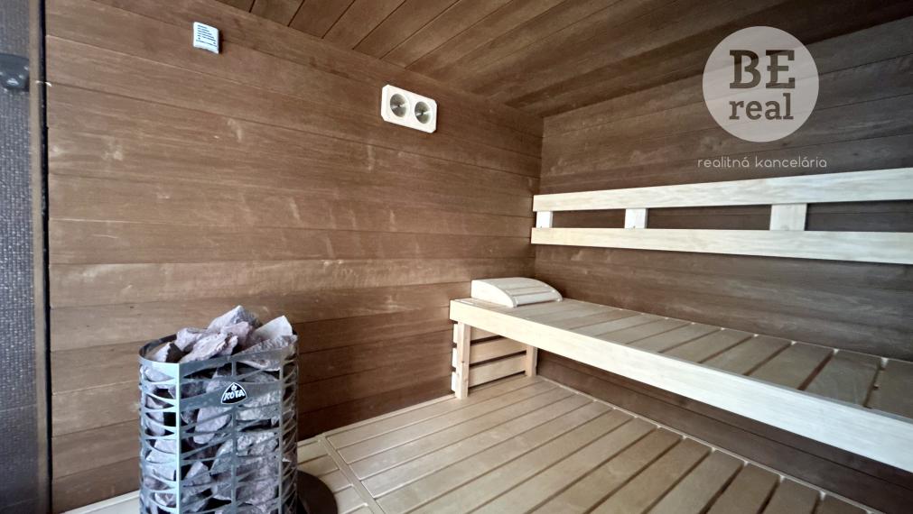 5 izbový rodinný dom s interiérovým bazénom v Pezinku