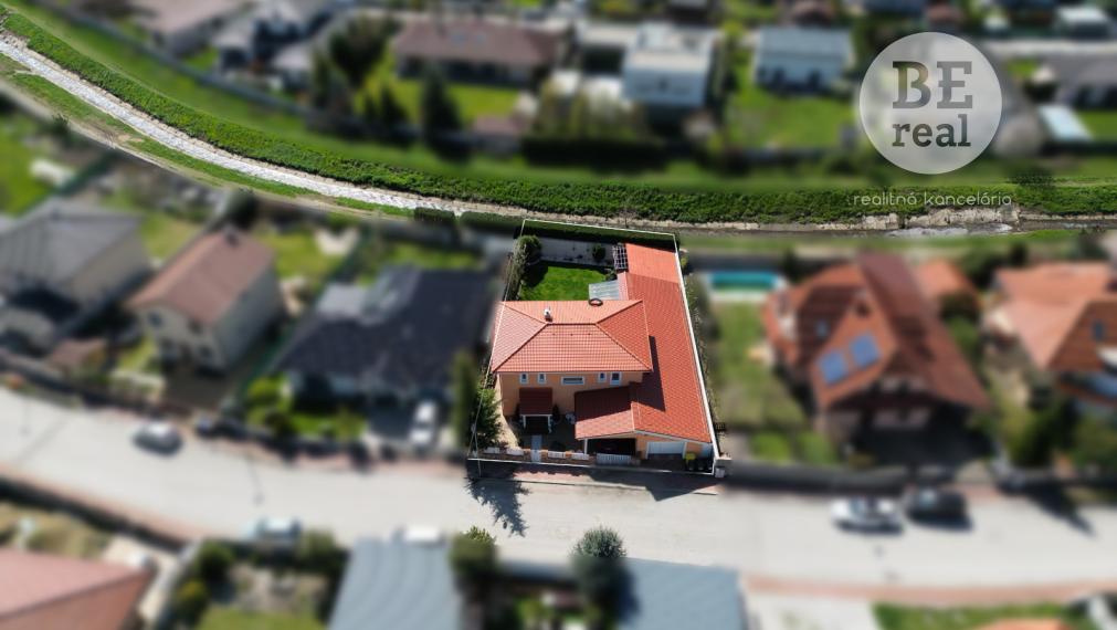 5 izbový rodinný dom s interiérovým bazénom v Pezinku