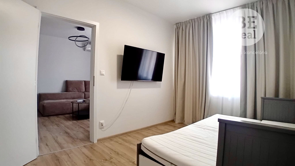 REZERVOVANÝ Komplet zrekonštruovaný 2 izbový byt na prenájom