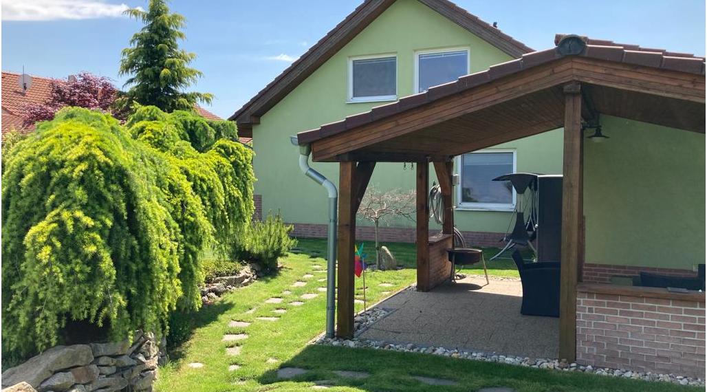 PREDANÝ Dvojpodlažný 5 izbový rodinný dom vo Hviezdoslavove