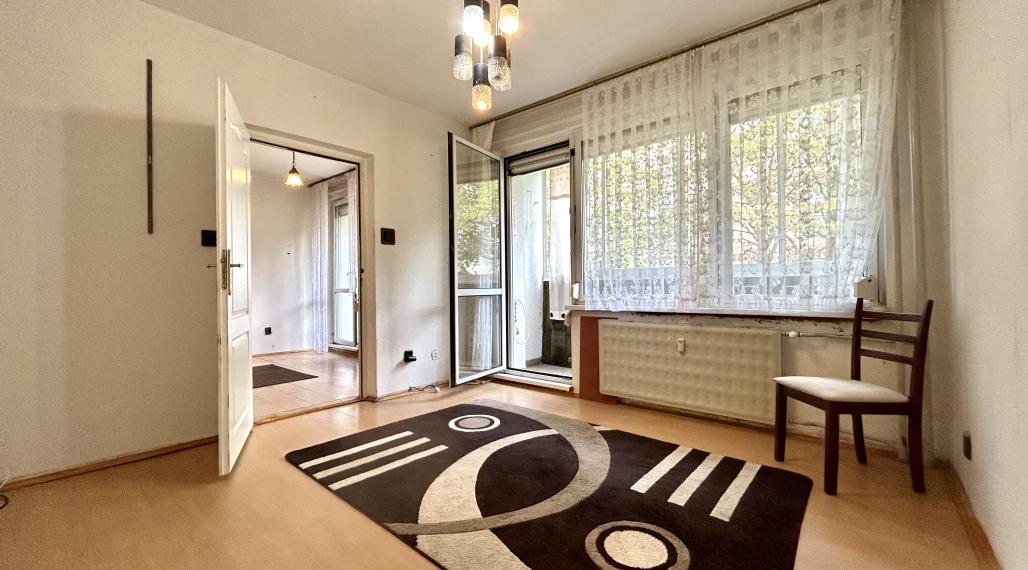 PREDANÝ - 1 izbový byt s dvoma loggiami