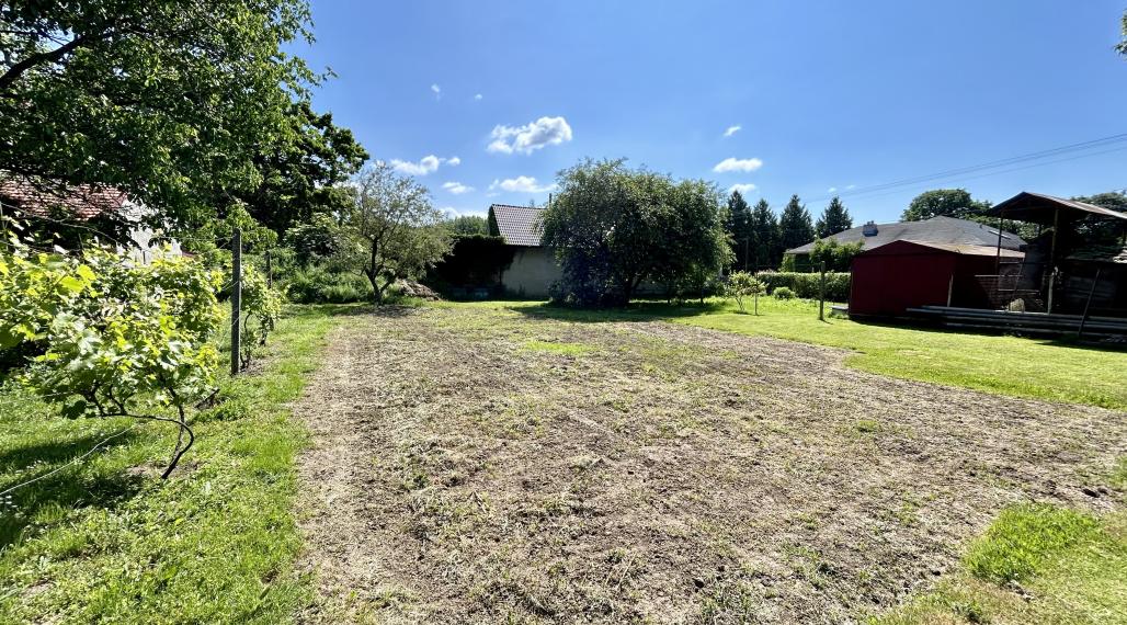 PREDANÝ pozemok v obci Hronovce